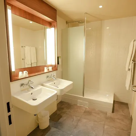 Campanile Paris Cdg Airport Villepinte Hotell