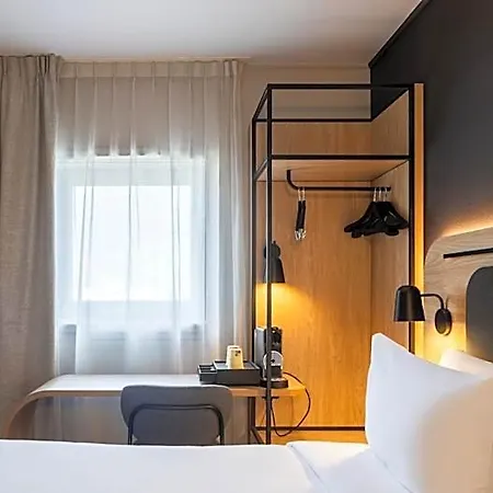 Campanile Prime - - Aeroport Paris Cdg