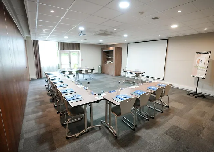 Campanile Paris Cdg Airport Villepinte 3*